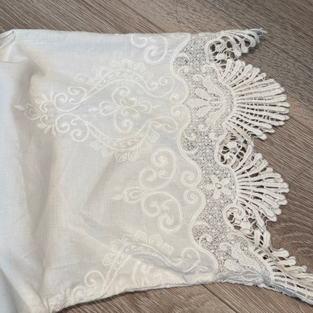 PilyQ Barcelona Serena Lily White Lace Off The Shoulder Swimsuit Cover Up Medium - Picture 8 of 10